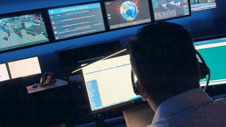 Angriff im Geheimen. Forschungsinstitute sind ein beliebtes Ziel von Hackern. Vor allem ausgefeilte Attacken lassen sich kaum aufklären. Dieses Foto entstand im Cyberabwehrzentrum in der deutschen Hewlett-Packard-Zentrale in Böblingen. 