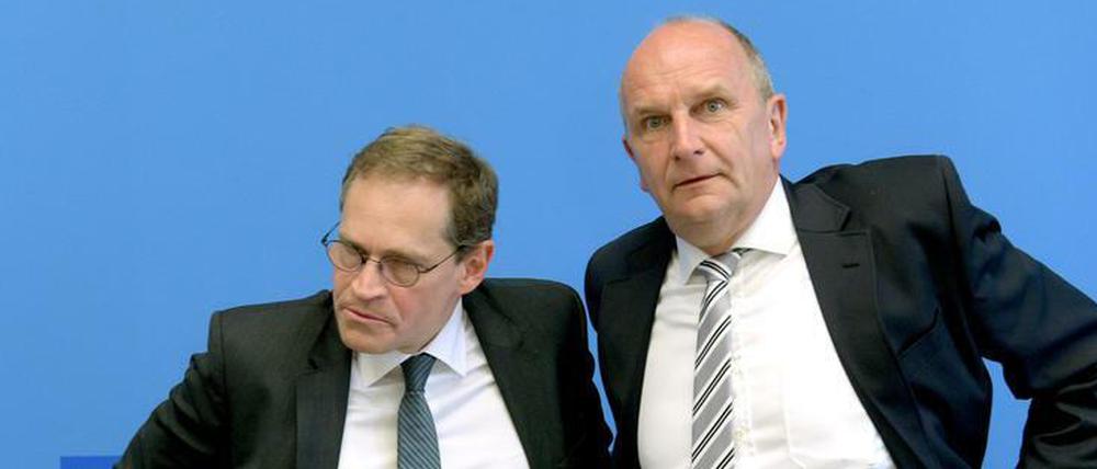 Geraten beim BER in Erklärungsnot: Berlins Regierender Bürgermeister Michael Müller (links) und Brandenburgs Ministerpräsident Dietmar Woidke.