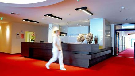 Viele Touristen - oft aus den arabischen Ölstaaten – kommen wegen der Medizin nach Berlin. Wie in der 2011 eröffneten Komfortstation der Vivantes-Klinik in Reinickendorf.