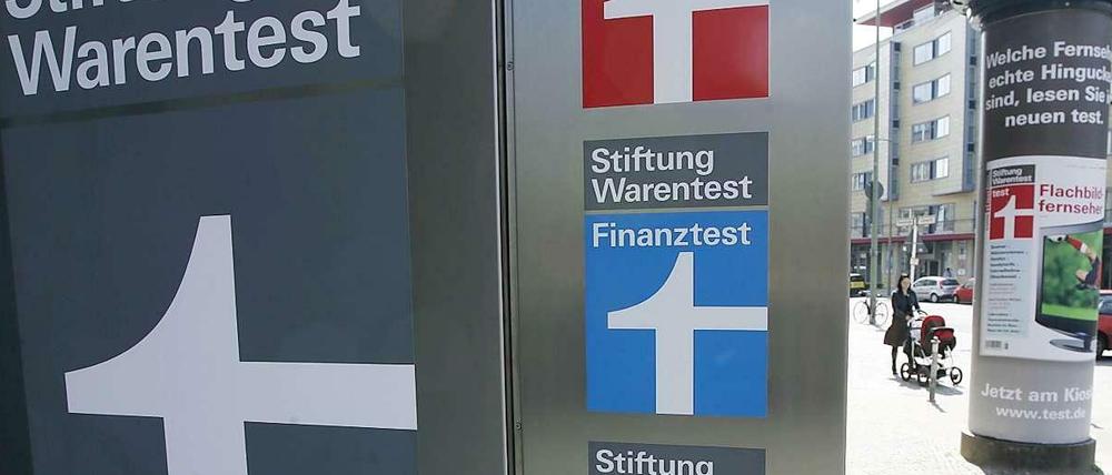 Hat keine guten Nachrichten für Benutzer von konventioneller Kosmetik: Die Stiftung Warentest hat mineralölhaltige Produkte untersucht und in allen problematische Stoffe gefunden. 