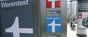 Hat keine guten Nachrichten für Benutzer von konventioneller Kosmetik: Die Stiftung Warentest hat mineralölhaltige Produkte untersucht und in allen problematische Stoffe gefunden. 