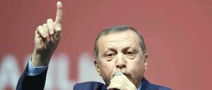 Türkeis Präsident Recep Tayyip Erdogan hat die "New York Times" angegriffen, weil sie die Übergriffe auf Medien in der Türkei kritisiert hatte.