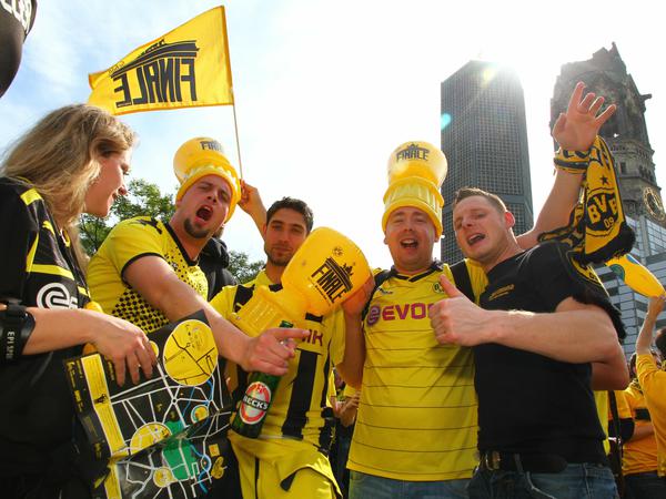 Schon 2014 die Partyzentrale für BVB-Fans vorm Pokalfinale: der Breitscheidplatz an der Gedächtniskirche.