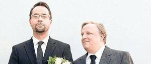 Und das im katholischen Münster! Um seinem schwulen Erbonkel zu gefallen, gibt Professor Boerne (Jan Josef Liefers, l.) Kommissar Thiel (Axel Prahl) als Ehemann aus.
