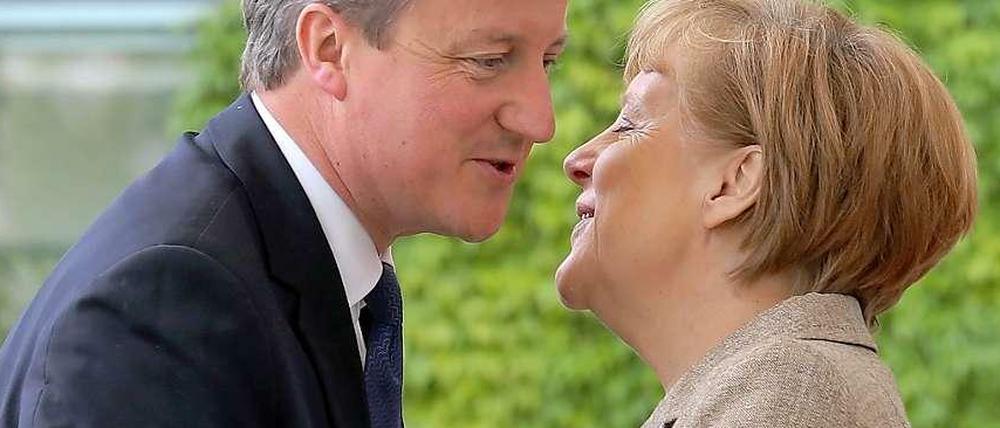 Besuch in Berlin. Der britische Regierungschef David Cameron und seine deutsche Amtskollegin Angela Merkel am Freitag vor dem Kanzleramt.