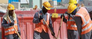 Ruind 1,5 Millionen Migranten arbeiten auf den WM-Baustellen in Katar. 