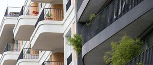Mehr Fairness auf dem Wohnungsmarkt - dazu soll die Mietpreisbremse in Berlin verhelfen. Hier Wohnhäuser in Berlin-Mitte.