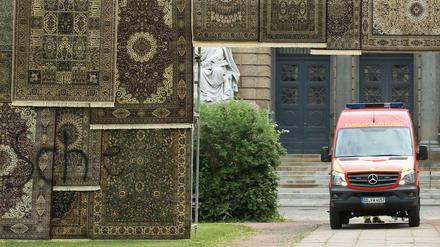 Die Kunstinstallation wurde von Unbekannten beschmiert.