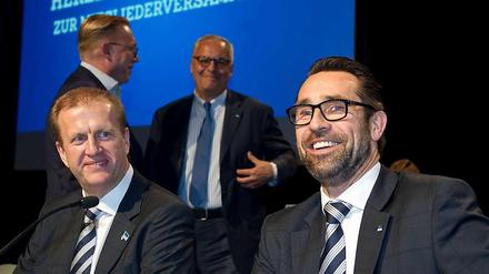 Zogen am Dienstag die Aufmerksamkeit auf sich. Ingo Schiller (links) und Michael Preetz, die Geschäftsführer Finanzen und Sport. 