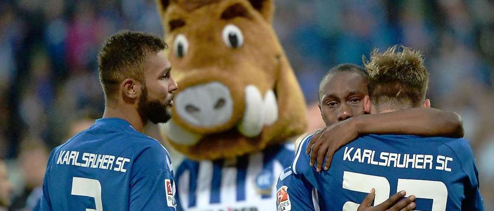 Dem Karlsruher SC bleiben nach dem verpassten Aufstieg nur Tränen.