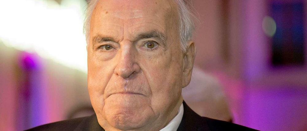 Seit mehreren Jahren ist Altkanzler Helmut Kohl immer wieder in medizinischer Behandlung. Nun liegt er offfenbar auf der Intensivstation.