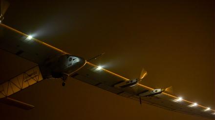 Start des Solarflugzeugs "Solar Impulse 2" im chinesischen Nanjing