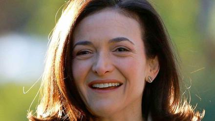 Sheryl Sandberg ist COO von Facebook. Zuvor war sie Managerin bei Google. Anfang Mai starb ihr Mann, der IT-Unternehmer Dave Goldberg, bei einem Unfall.