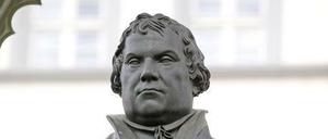 Lutherdenkmal in Wittenberg. 1517 begann dort die Reformation.