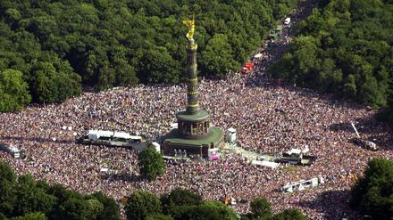 So groß wie die frühere Loveparade wird der Zug der Liebe nicht: Die Veranstalter rechnen mit 30 000 Teilnehmern.