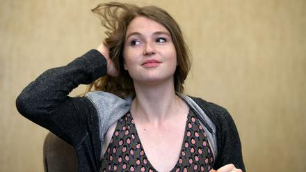 Josephine Witt am Dienstag in Köln im Verhandlungssaal. Vor dem Landgericht Köln hat der Berufungsprozess der ehemaligen Femen-Aktivistin begonnen. Sie war am 25. Dezember 2013 halbnackt auf den Altar des Kölner Doms gesprungen.