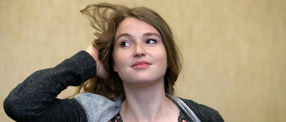 Josephine Witt am Dienstag in Köln im Verhandlungssaal. Vor dem Landgericht Köln hat der Berufungsprozess der ehemaligen Femen-Aktivistin begonnen. Sie war am 25. Dezember 2013 halbnackt auf den Altar des Kölner Doms gesprungen.