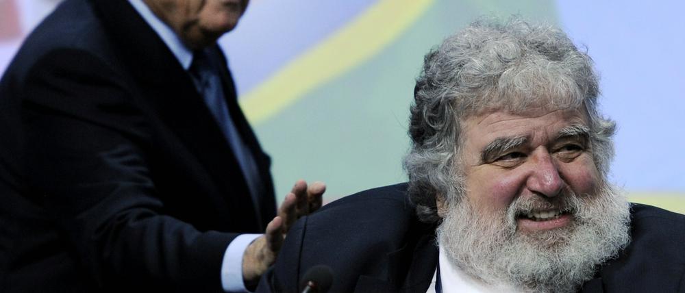 Der frühere Fifa-Funktionär und jetzige FBI-Kronzeuge Chuck Blazer (rechts) mit dem langjährigen Fifa-Präsidenten Sepp Blatter (Archivbild von 2011)