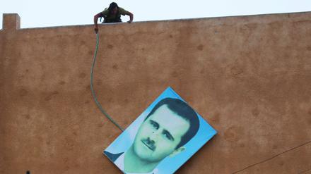 Absturz eines Herrschers? Noch hält sich Assad an der Macht. Doch seine Gegner scheinen auf dem Vormarsch zu sein.