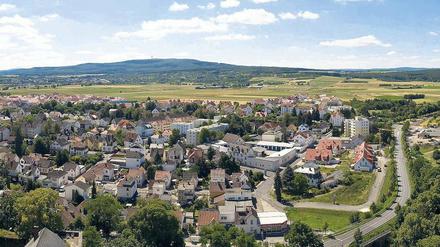 In weiter Ferne die Ortsumgehung. Das Städtchen Friedberg in der Wetterau in Hessen, Lebensmittelpunkt des jungen Andreas Maier in den achtziger Jahren.