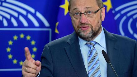 Parlamentspräsident und Hausherr Martin Schulz sagt: "Njet". Mehreren russischen Diplomaten bleibt der Zugang zum Gebäude des EU-Parlaments künftig verwehrt.