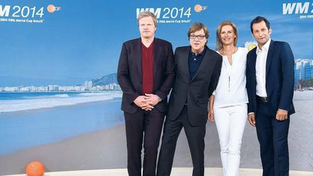 Für ARD und ZDF sind Fußball-Weltmeisterschaften wie 2014 in Brasilien unverzichtbar. Ein Boykott kommt für sie nicht in Frage. Einige Politiker fordern die Senderchefs dazu auf, mit ihrem Einfluss gegen Missstände wie bei den Arbeiten in Katar vorzugehen. 