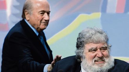 Beziehung mit Folgen? Das Geständnis des ehemaligen Fifa-Funktionärs Chuck Blazer könnte auch für den zurückgetretenen Fifa-Präsidenten Joseph Blatter gefährlich werden.