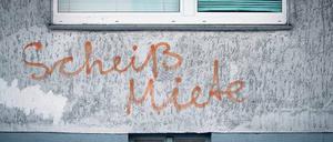 Seit 2011 mussten mehr als 2000 Berliner Hartz-IV-Haushalte umziehen. Meist ordnete das Jobcenter den Umzug an, nachdem die Miete gestiegen war.