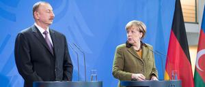 Kanzlerin Angela Merkel mit Aserbaidschans Staatschef Ilham Alijew.