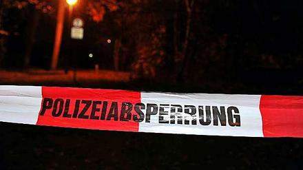 Eine Polizeiabsperrung. (Symbolbild)