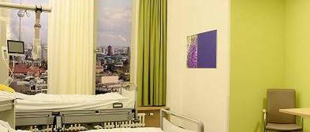 Schöner krank sein. Die neuen Krankenzimmer sollen mit Sitzbänken in Holzoptik, größeren Fenstern und grünen Farbakzenten ausgestattet werden. 