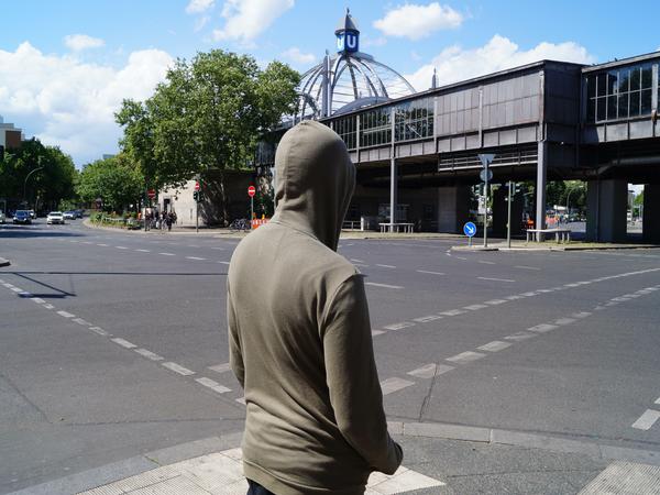 Einsam in Berlin. Hassan am Nollendorfplatz.