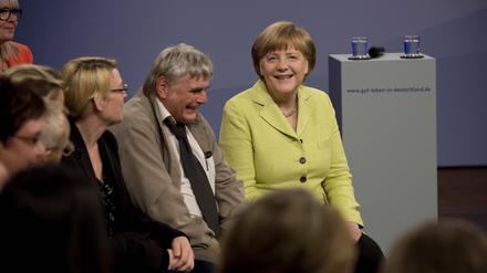 Deutschland, Berlin, Kulturbrauerei, Bundeskanzlerin Angela Merkel im Dialog mit Bürgern.