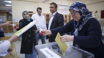 In der Türkei wird ein neues Parlament gewählt.