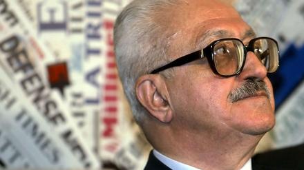 Tarik Asis (hier 2003) wurde 1936 in Mossul in einer Familie chaldäischer Christen geboren.