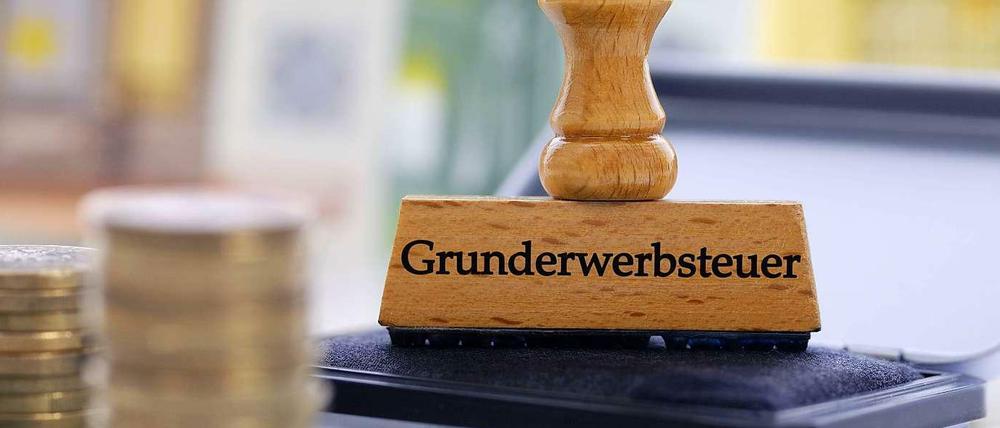 Wer sich beeilt, kann Geld sparen. Ab dem 1. Juli wird die Grunderwerbsteuer in Brandenburg von fünf auf sechseinhalb Prozent angehoben.