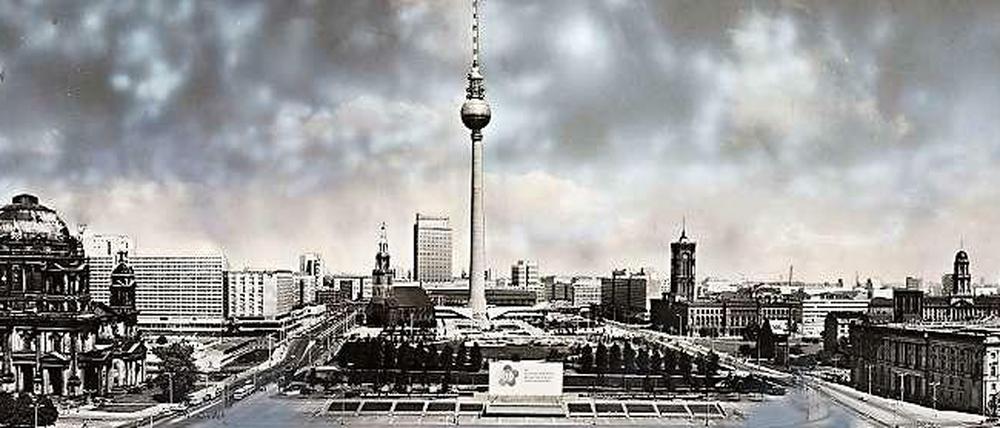 Dieter Urbach: Marx-Engels-Platz, Blick von Südwesten auf Dom und Fernsehturm, Berlin-MitteBildmontage, 1972