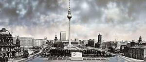 Dieter Urbach: Marx-Engels-Platz, Blick von Südwesten auf Dom und Fernsehturm, Berlin-MitteBildmontage, 1972