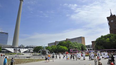 Berlin, Platz vor dem Roten Rathaus. Ein alternativer Ort für große Partys?