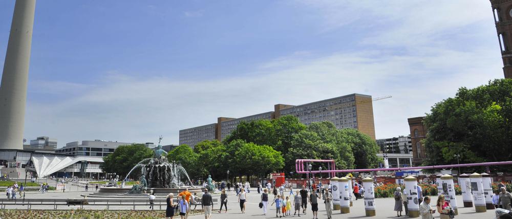 Berlin, Platz vor dem Roten Rathaus. Ein alternativer Ort für große Partys?