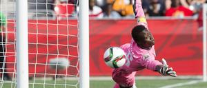 Knapp daneben. Dominique Thiamale war in ihrem ersten WM-Spiel nicht zu beneiden: Die ivorische Torhüterin kassierte gegen Deutschland zehn Treffer.