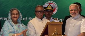 Indiens Premier Narendra Modi (r.) und seine Kollegin Sheikh Hasina Wajid.