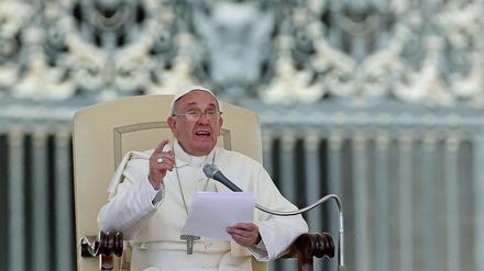 Papst Franziskus richtet ein neues Gericht ein, das bei Bischöfen der katholischen Kirche die Vertuschung von sexuellem Missbrauch ahnden soll.