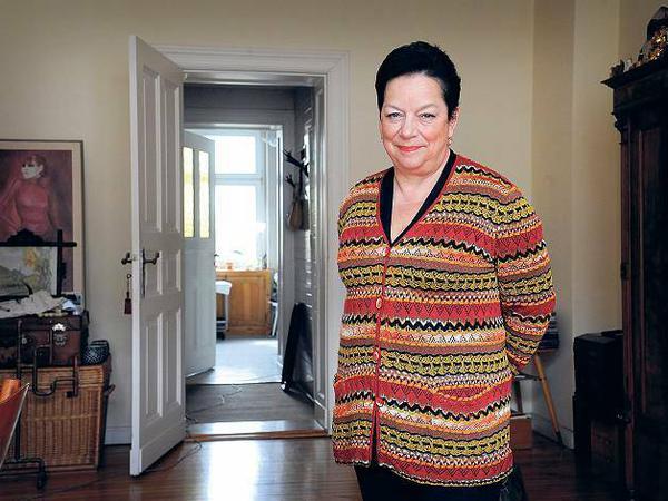 Petra Hörig in ihrer Berliner Wohnung.