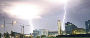 Gewitter über Berliner Hauptbahnhof