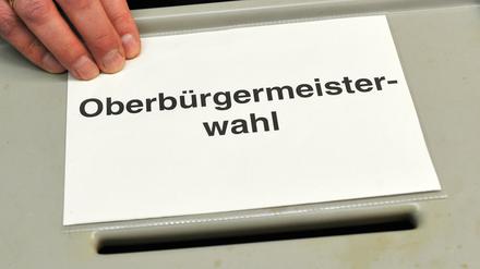 Es zeichnet sich kein klarere Sieger ab, im ersten Wahlgang bei der Oberbürgermeisterwahl in Dresden. Die Pegida-Kandidatin Tanja Festerling kommt auf über Zehn Prozent der Stimmen.