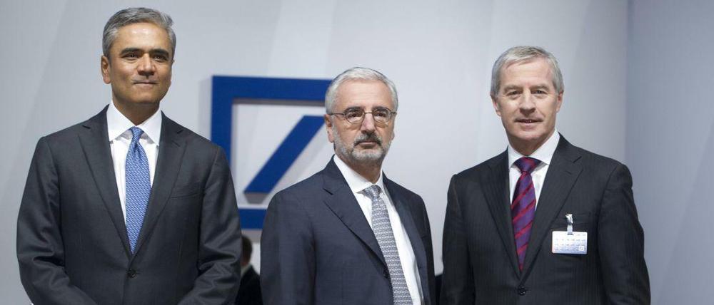 Da waren es noch drei: Paul Achleitner (Mitte) mit den Ko-Chefs Anshu Jain (links) und Jürgen Fitschen. Jain muss bald gehen.