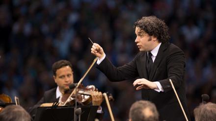 Gustavo Dudamel beim Dirigat des letzten Waldbühnenkonzert im vergangenen Jahr.