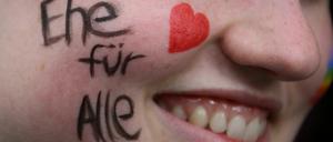 "Neben der Ehe für alle soll die Adoption künftig auch eingetragenen Lebenspartnern offen stehen", sagt Cornelia Seibeld (CDU).