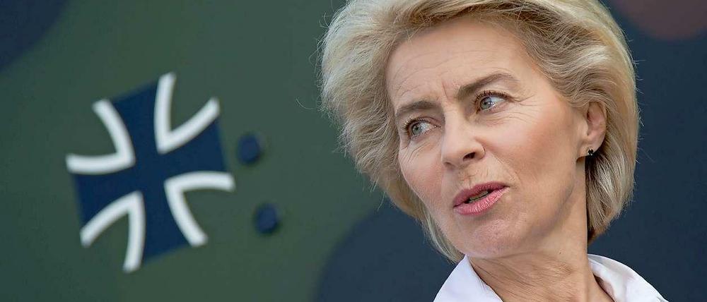 Ministerin Leyen will die Kontrolle bei Rüstungsprojekten verbessern.